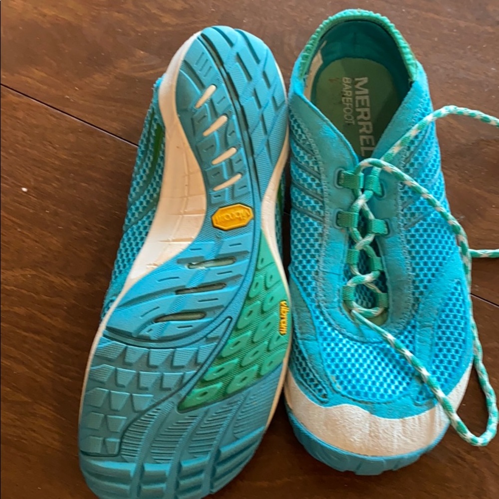 Sneaker - Picture 3 of 4